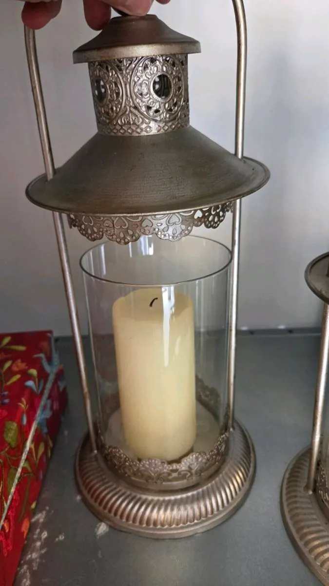 Pair of Antique Gold Filigree Hurricane Lanterns - Image 2