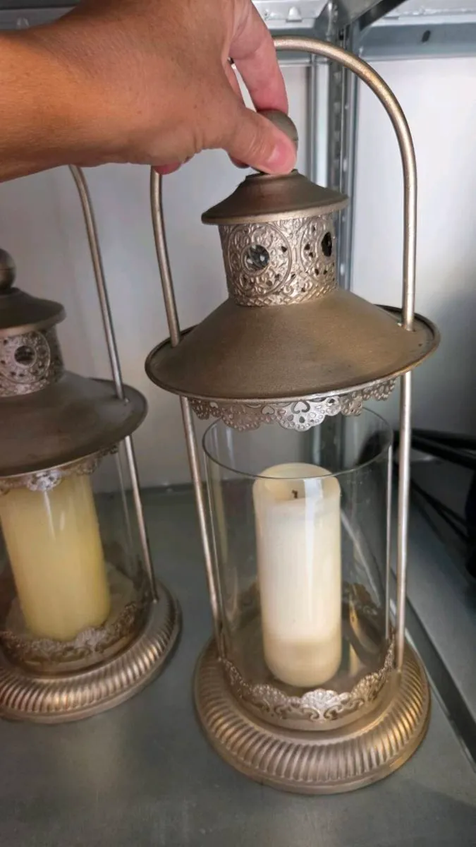 Pair of Antique Gold Filigree Hurricane Lanterns - Image 3