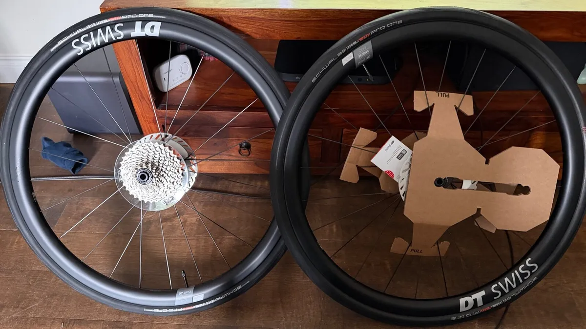 DT Swiss ERC 1600 dicut 35 Wheelset c/w Extras - Image 1