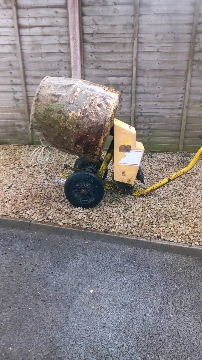 Electric cement mixer - Image 1