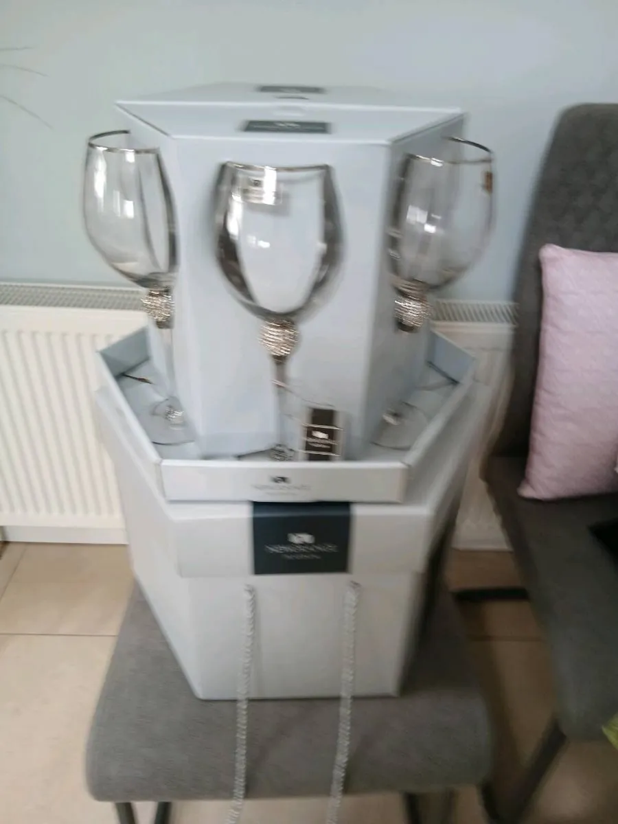 NEWGRANGE PLATIUM DIANA WINE GLASSES NEW BOXED - Image 2