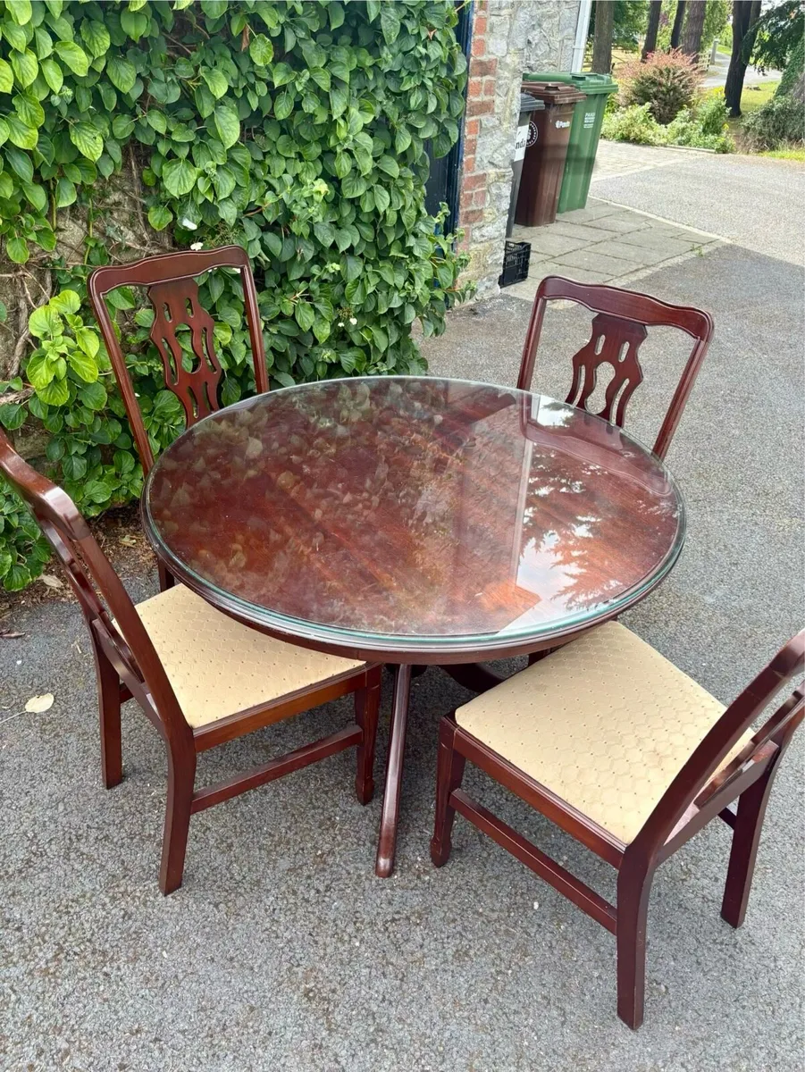 Round Table and Four chairs - Image 2