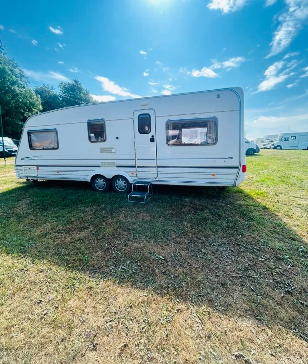 Twin axle jerkker sterling 5/6 Berth - Image 3
