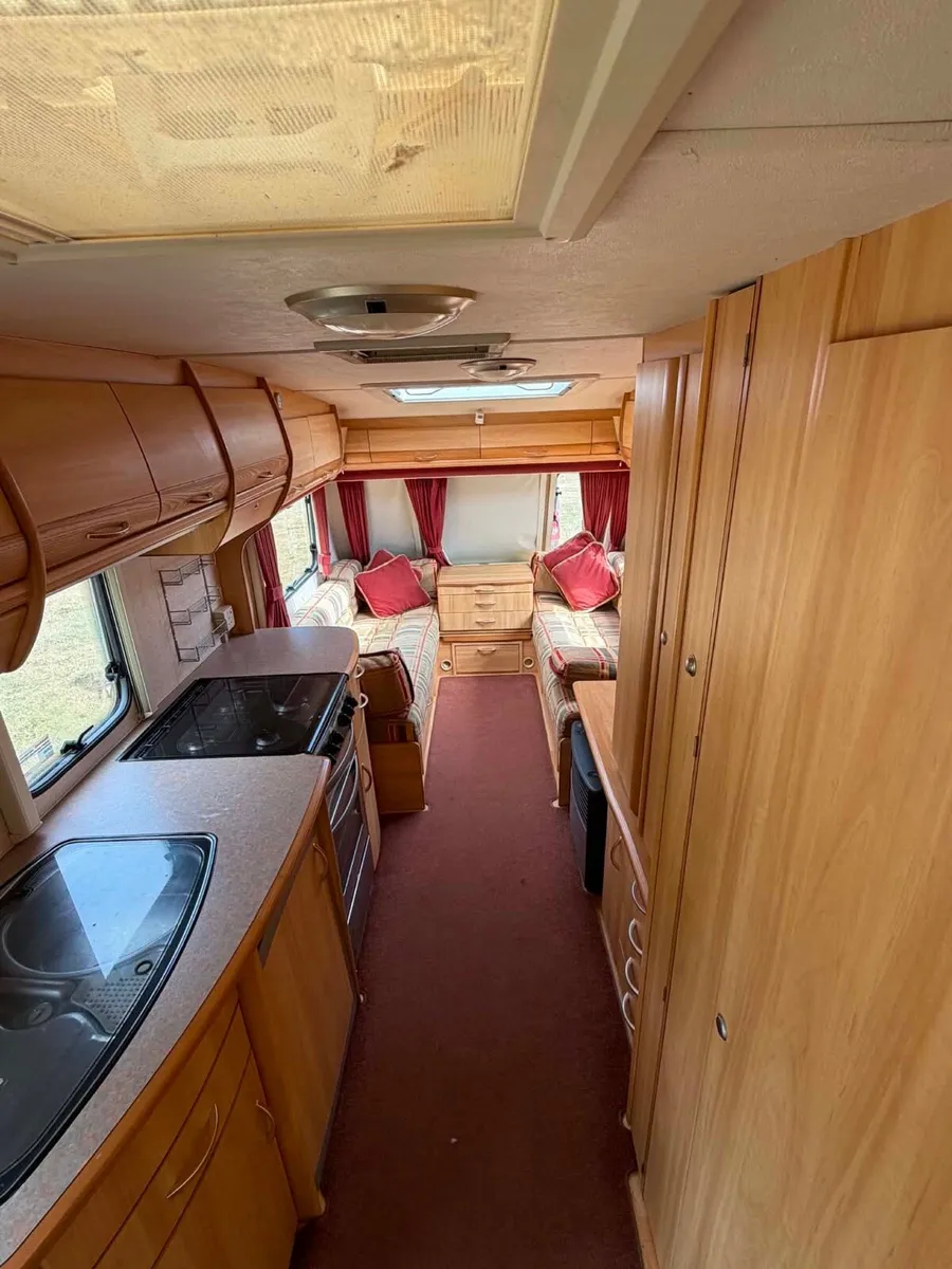 Twin axle jerkker sterling 5/6 Berth - Image 4