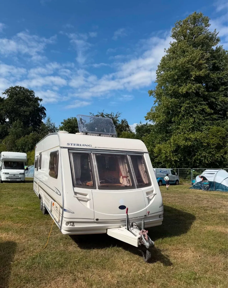 Twin axle jerkker sterling 5/6 Berth - Image 1