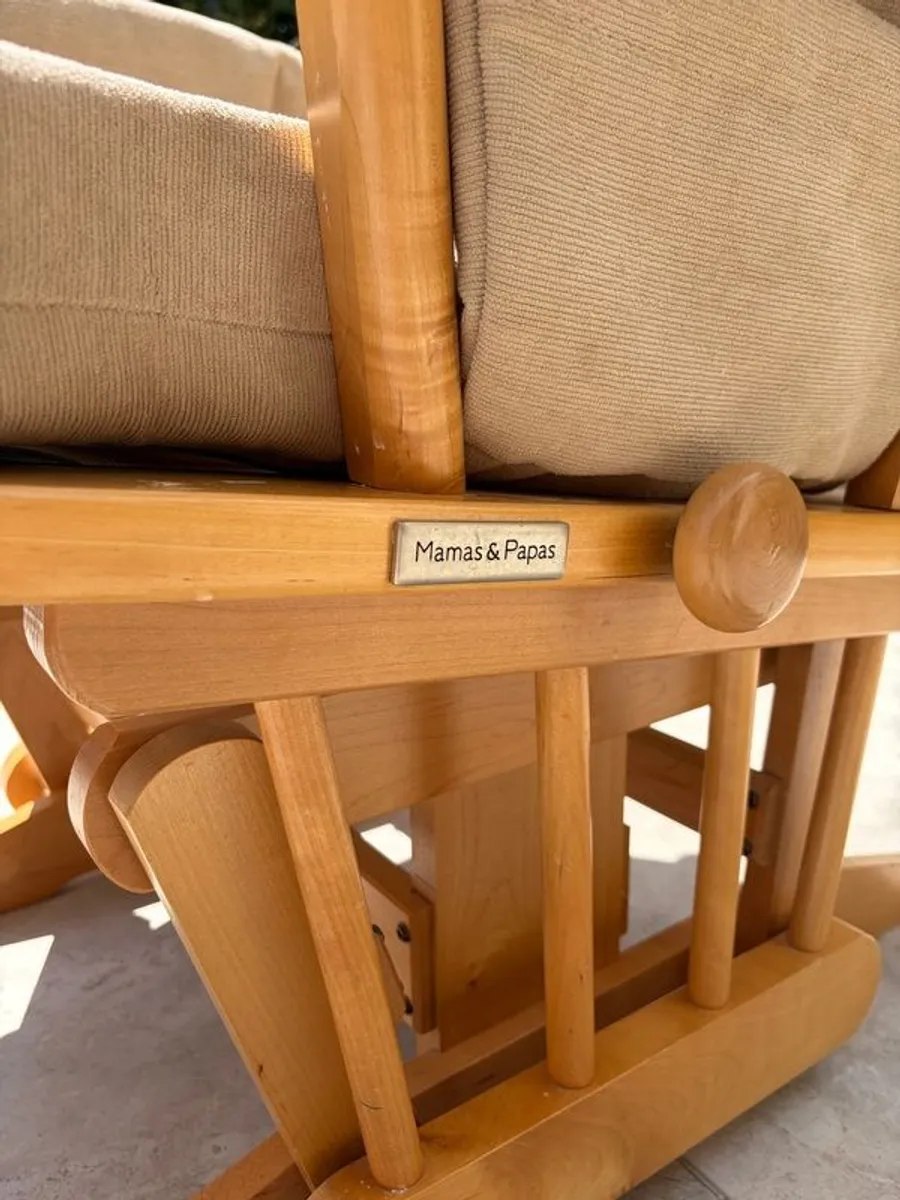 Nursing Rocking Chair with Footstool - Mamas & Papas / Dutalier - Image 2