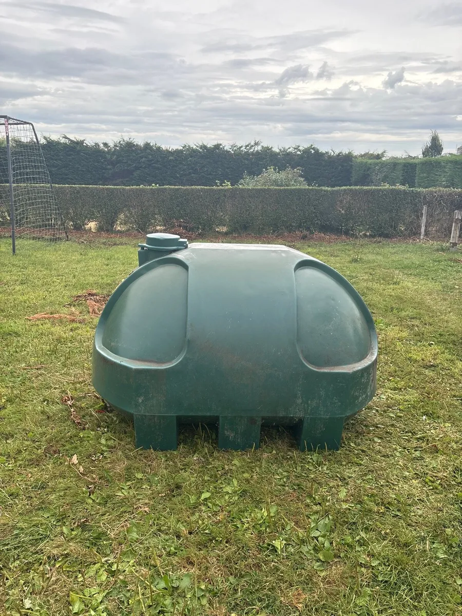 Home heating oil tank - Image 1