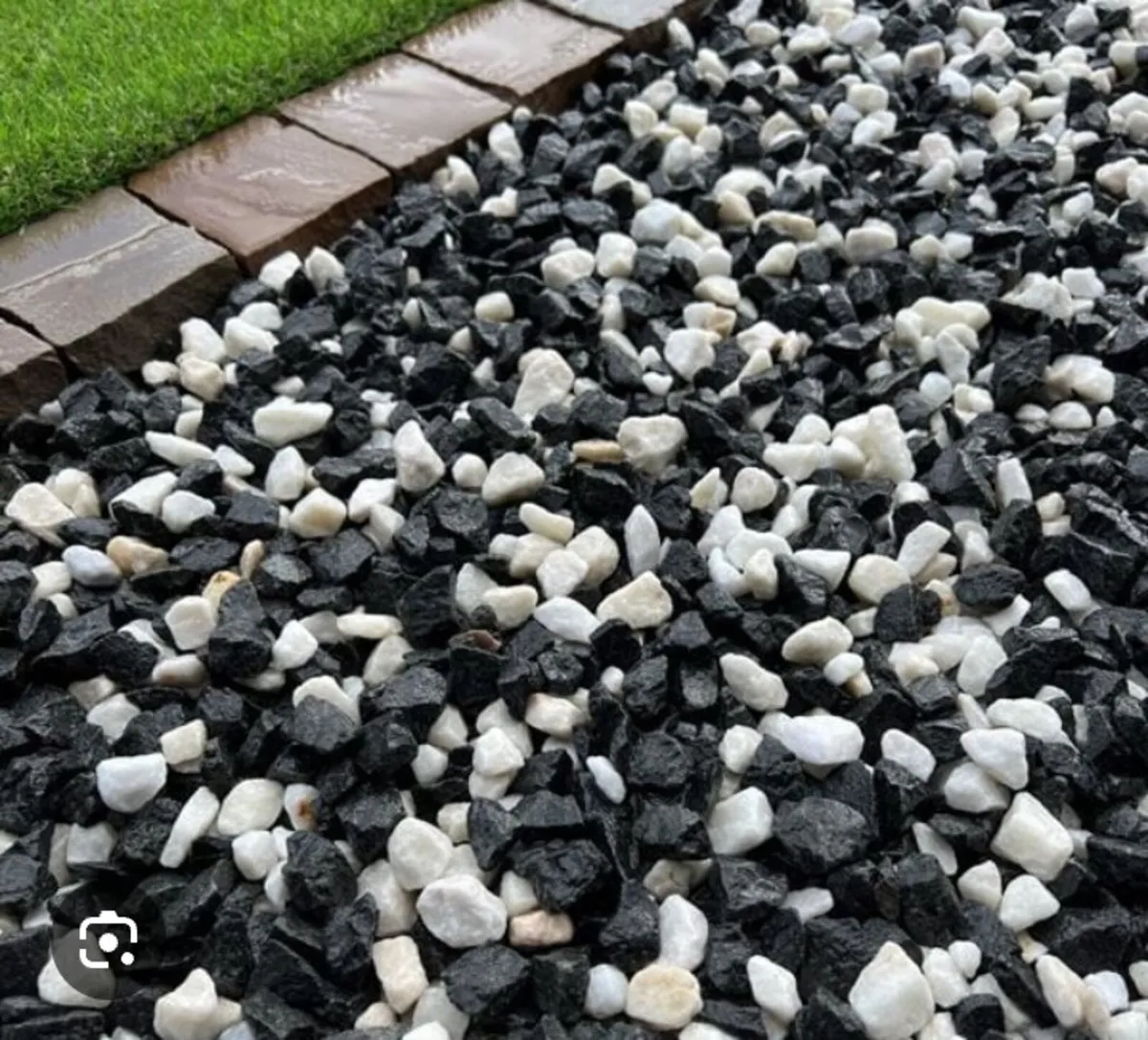 (8) BAGS of DECORATIVE STONE
