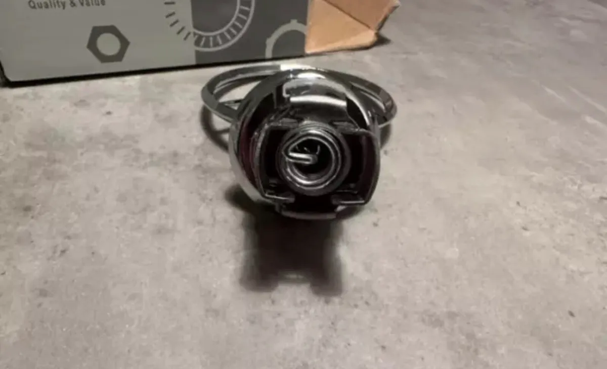 NEW Raised Bonnet Emblem Mercedes 44mm - Image 4
