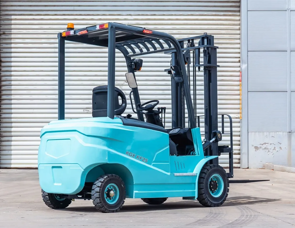 NEW KGX KF25 Lithium Powered Electric Forklift 2.5 - Image 3