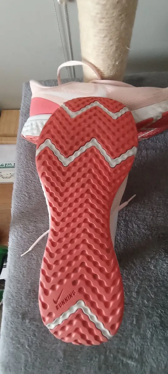 Nike Shoes - Image 4