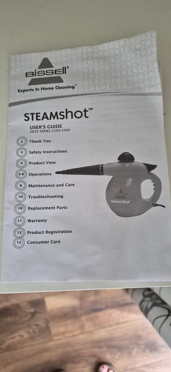 Carpet steamer - Image 1