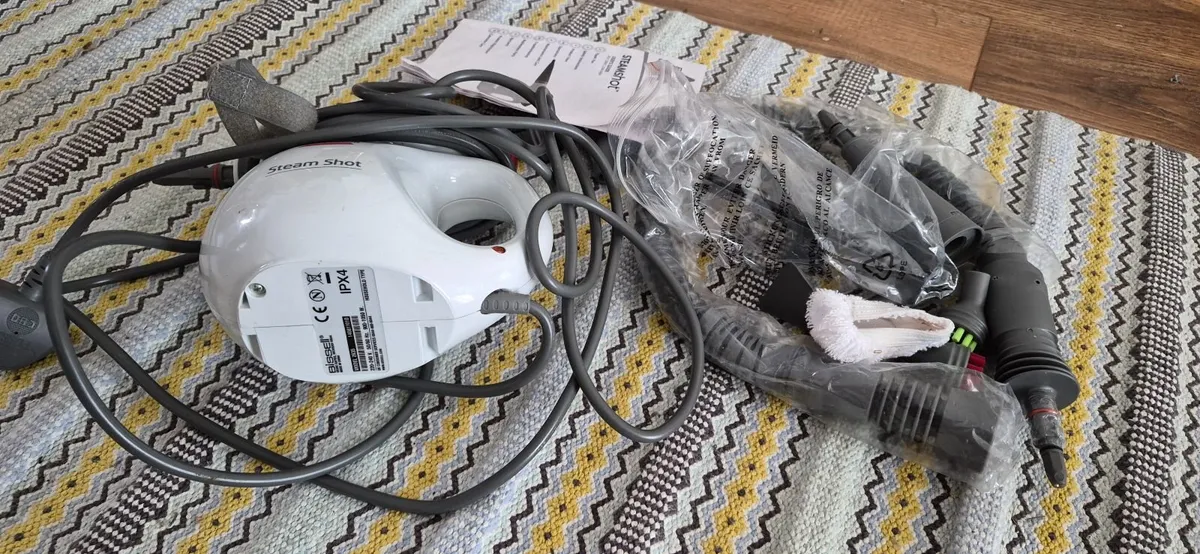 Carpet steamer - Image 2