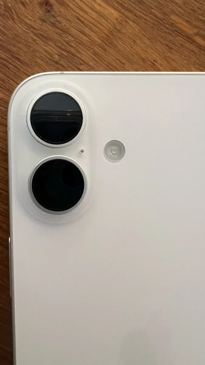 iPhone 16 plus - Image 2