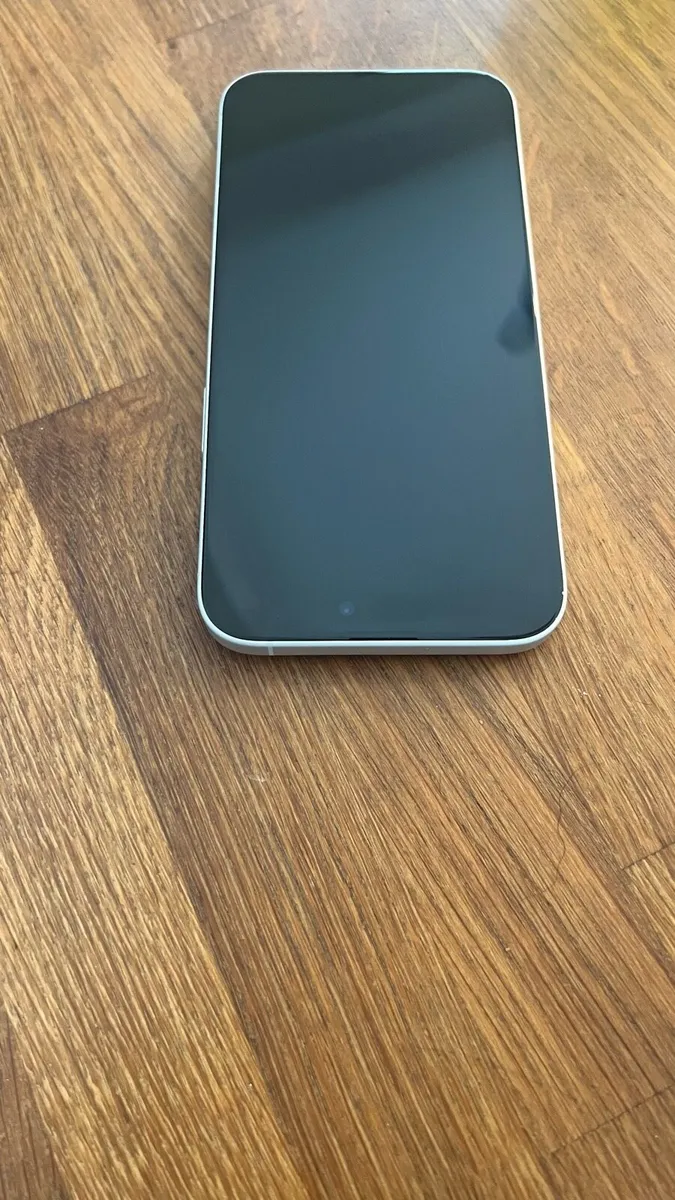 iPhone 16 plus - Image 3