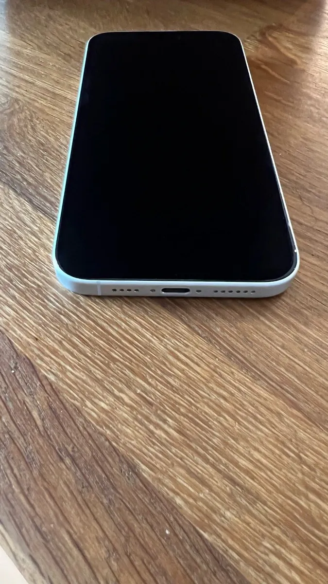iPhone 16 plus - Image 4