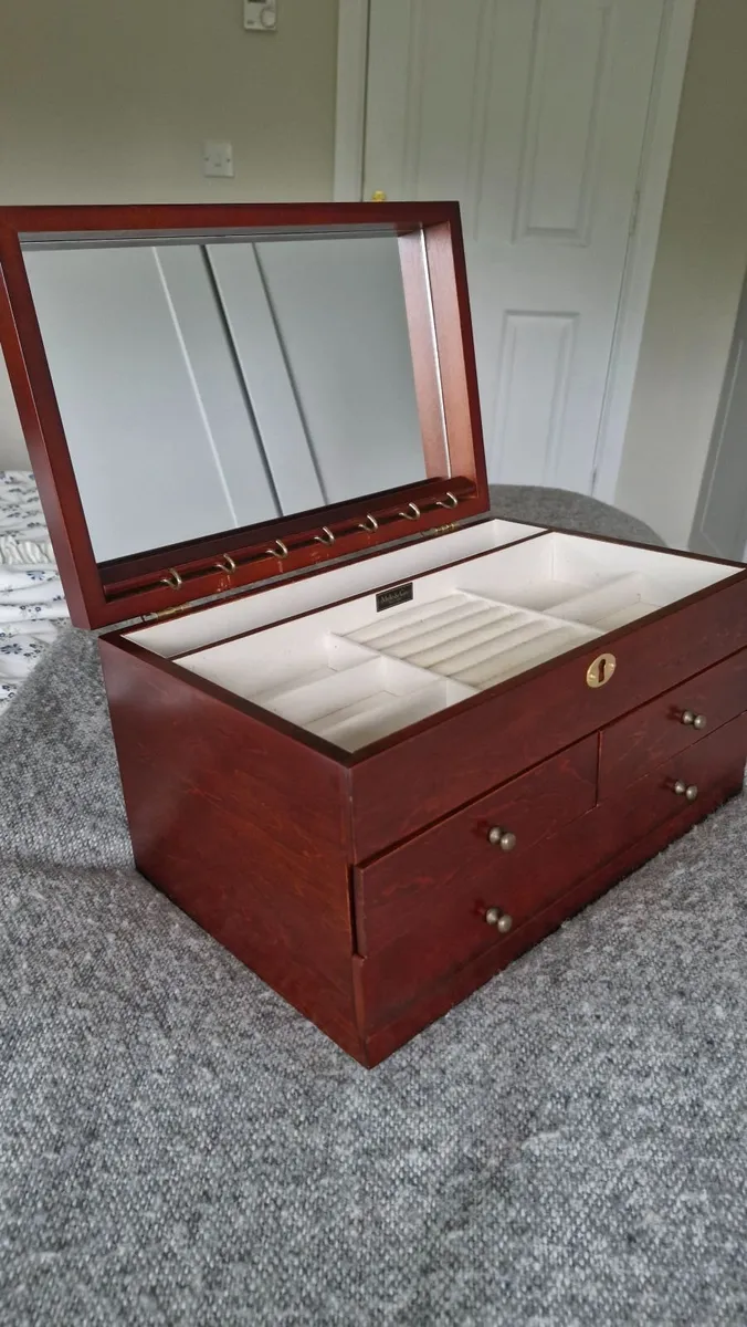 Jewellery Box - Image 1