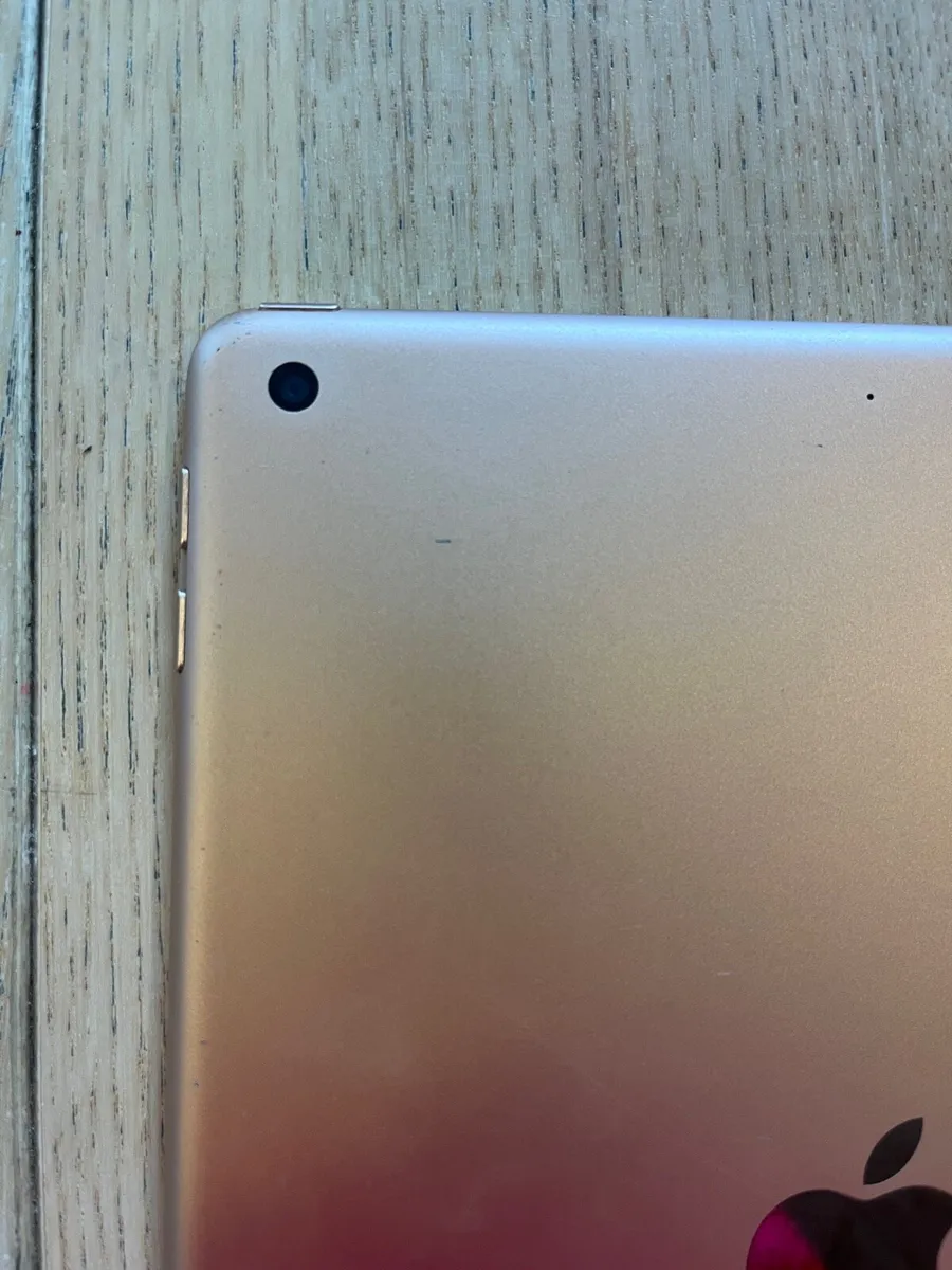 iPad 6th gen - Image 3