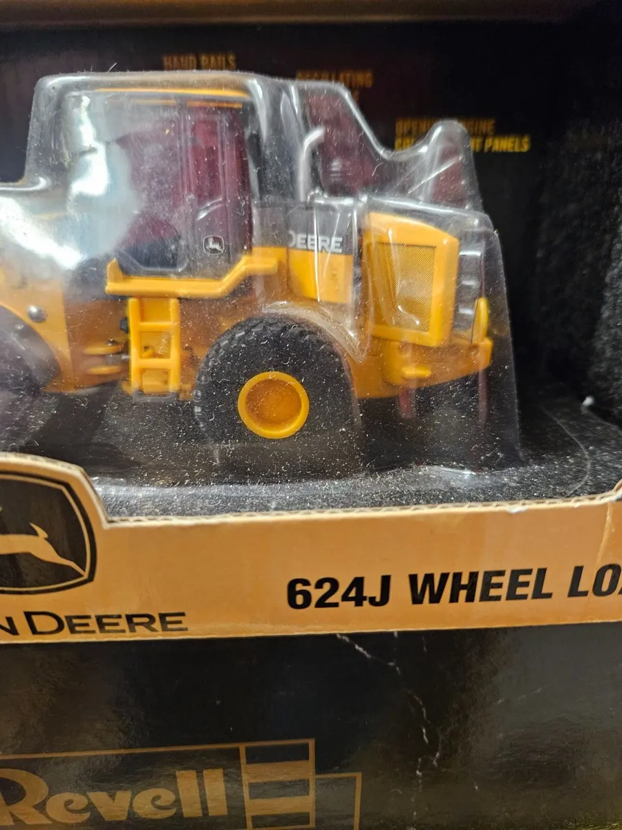 Corgi ERTL John Deere Loader - Image 4
