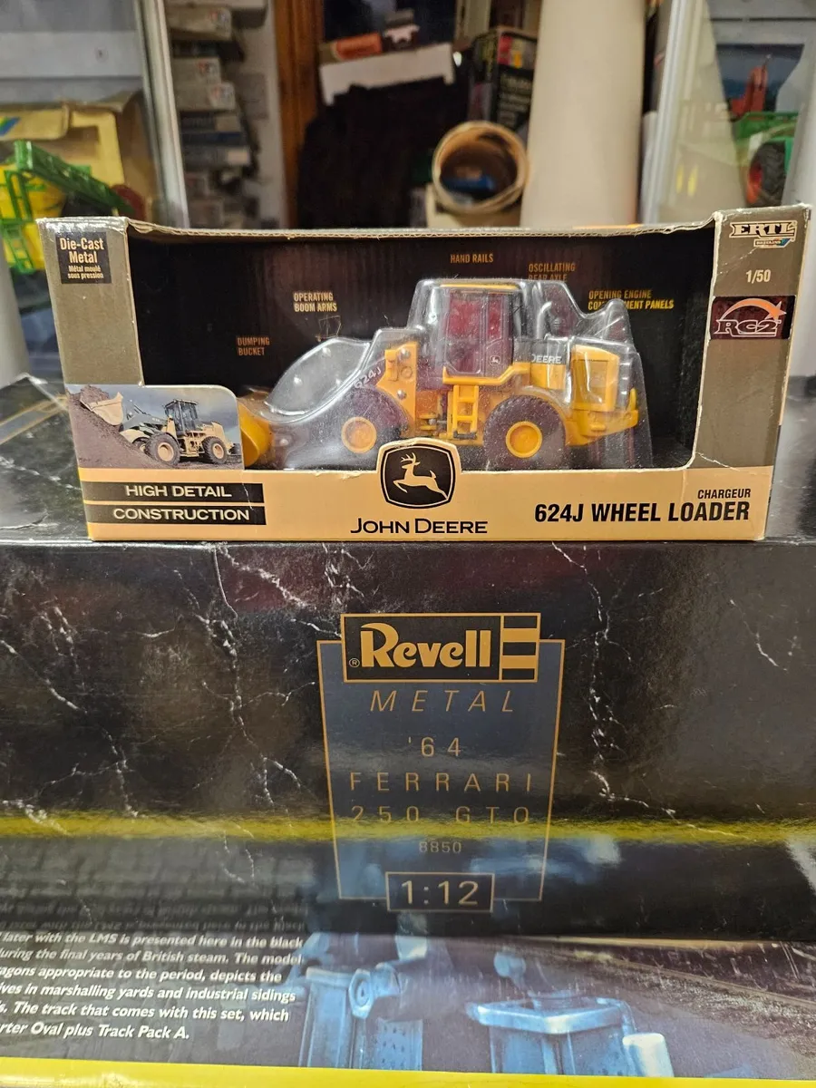 Corgi ERTL John Deere Loader - Image 1