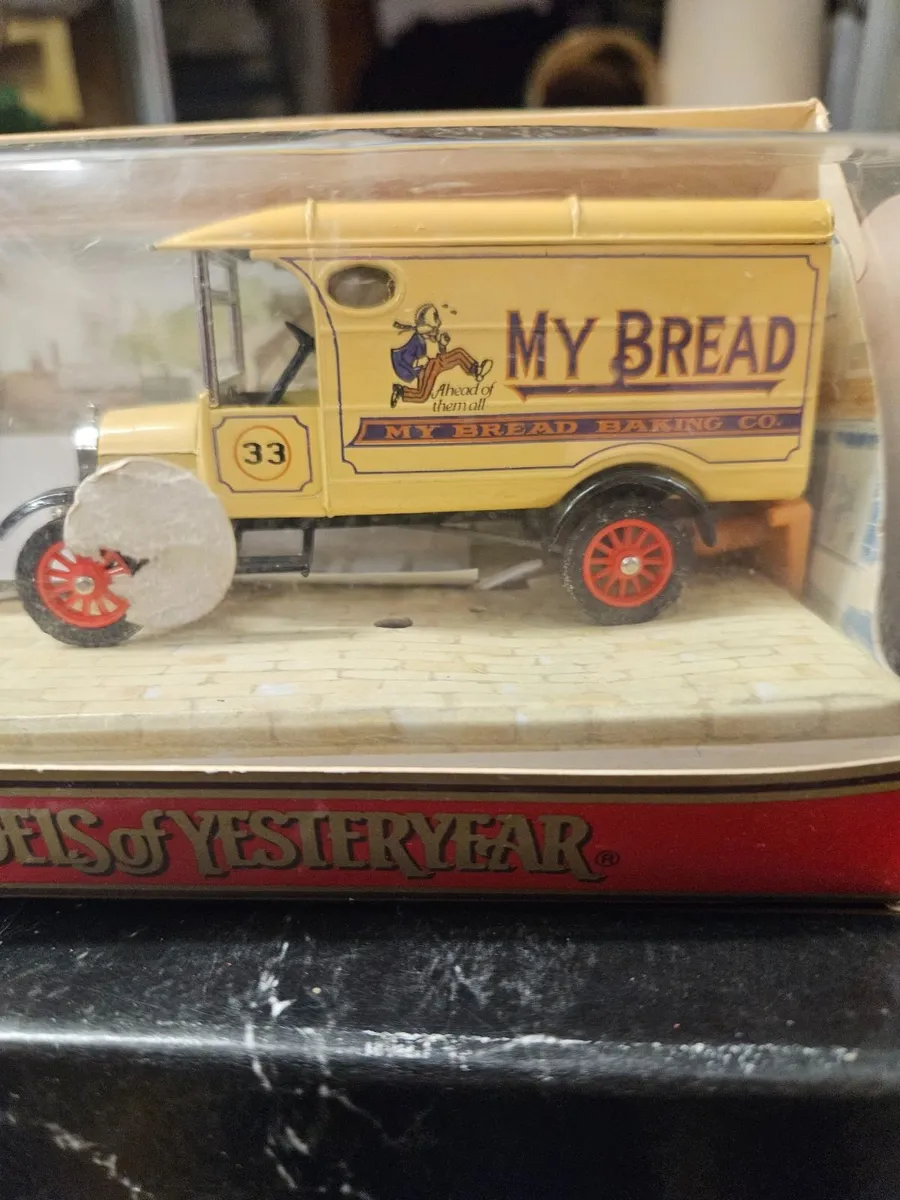 Matchbox Yesteryear Bread Van - Image 2