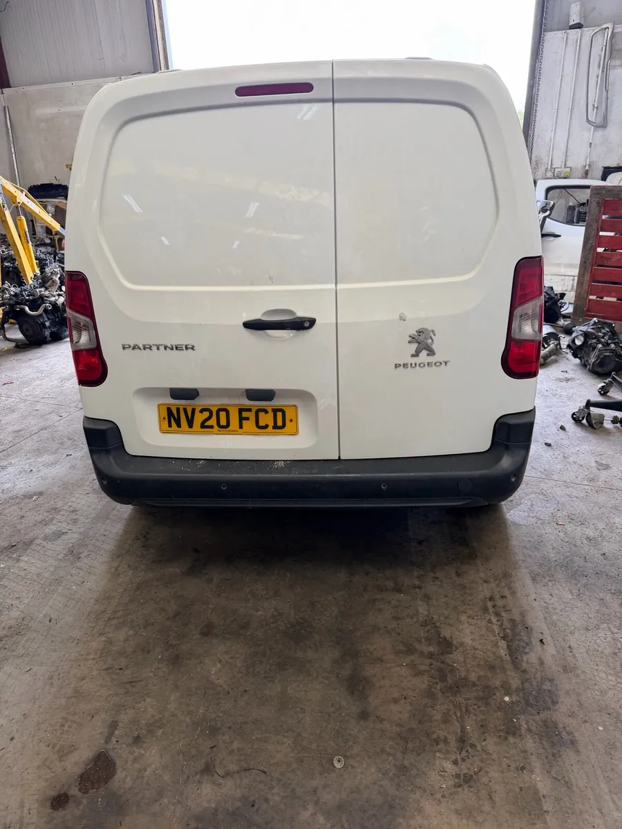 2020 Peugeot partner for breaking only - Image 2