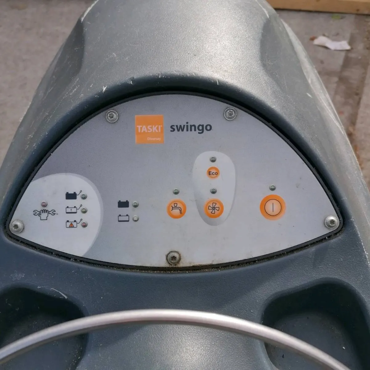Taski Swingo 755B Floor Scrubber - Image 2