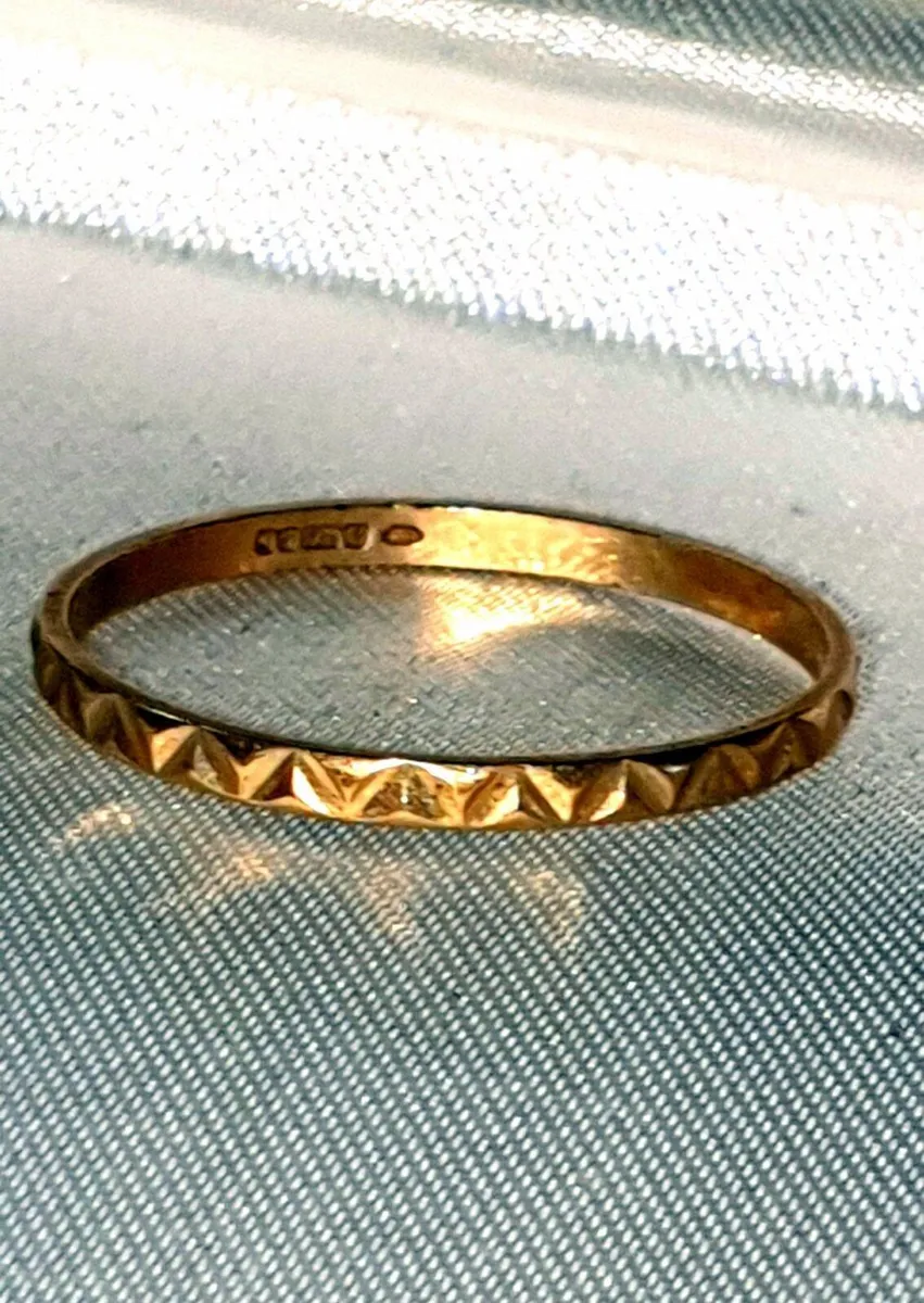 Vintage Hallmarked 9k Yellow Gold Geometric Ring - Image 1