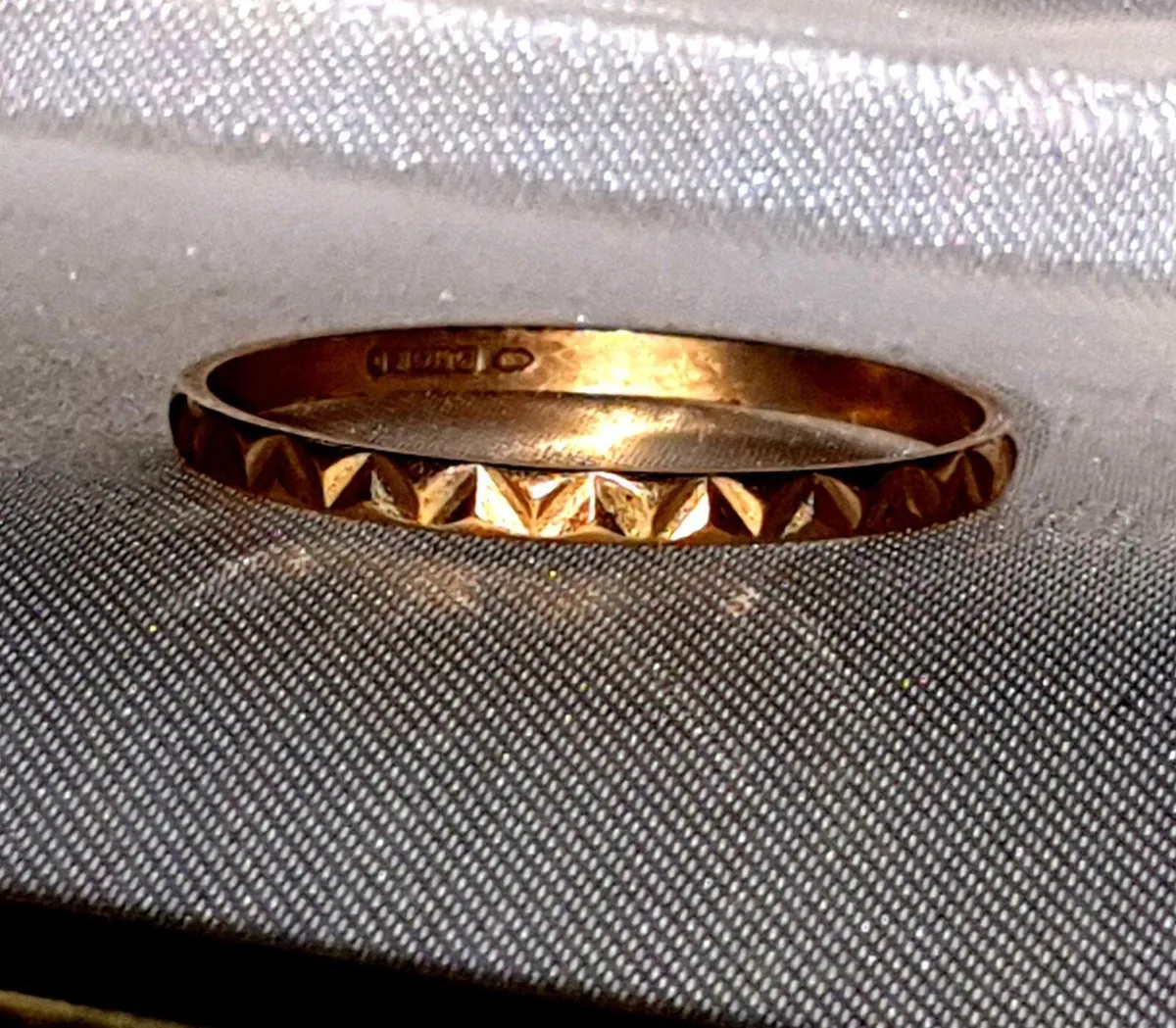 Vintage Hallmarked 9k Yellow Gold Geometric Ring - Image 3