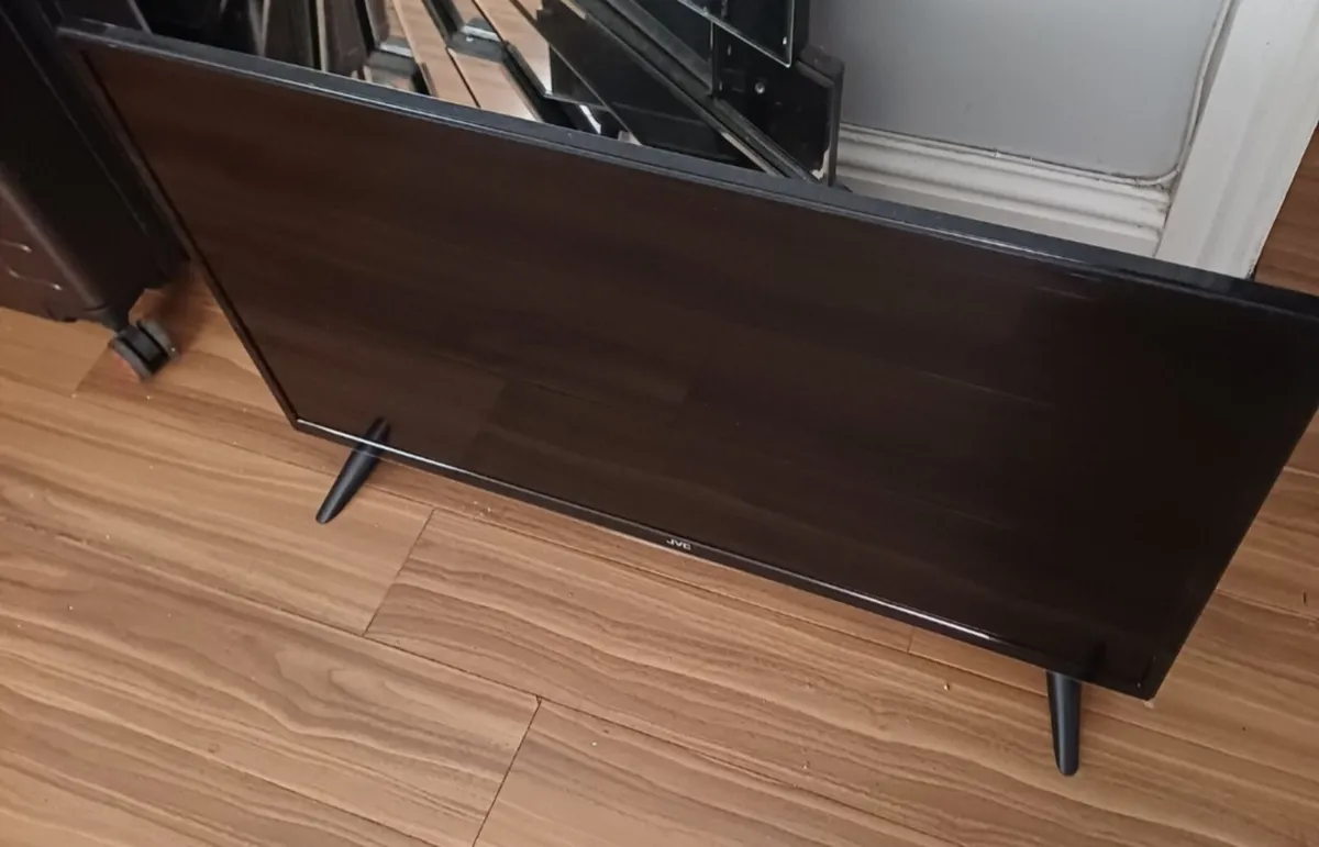 TV - Image 1