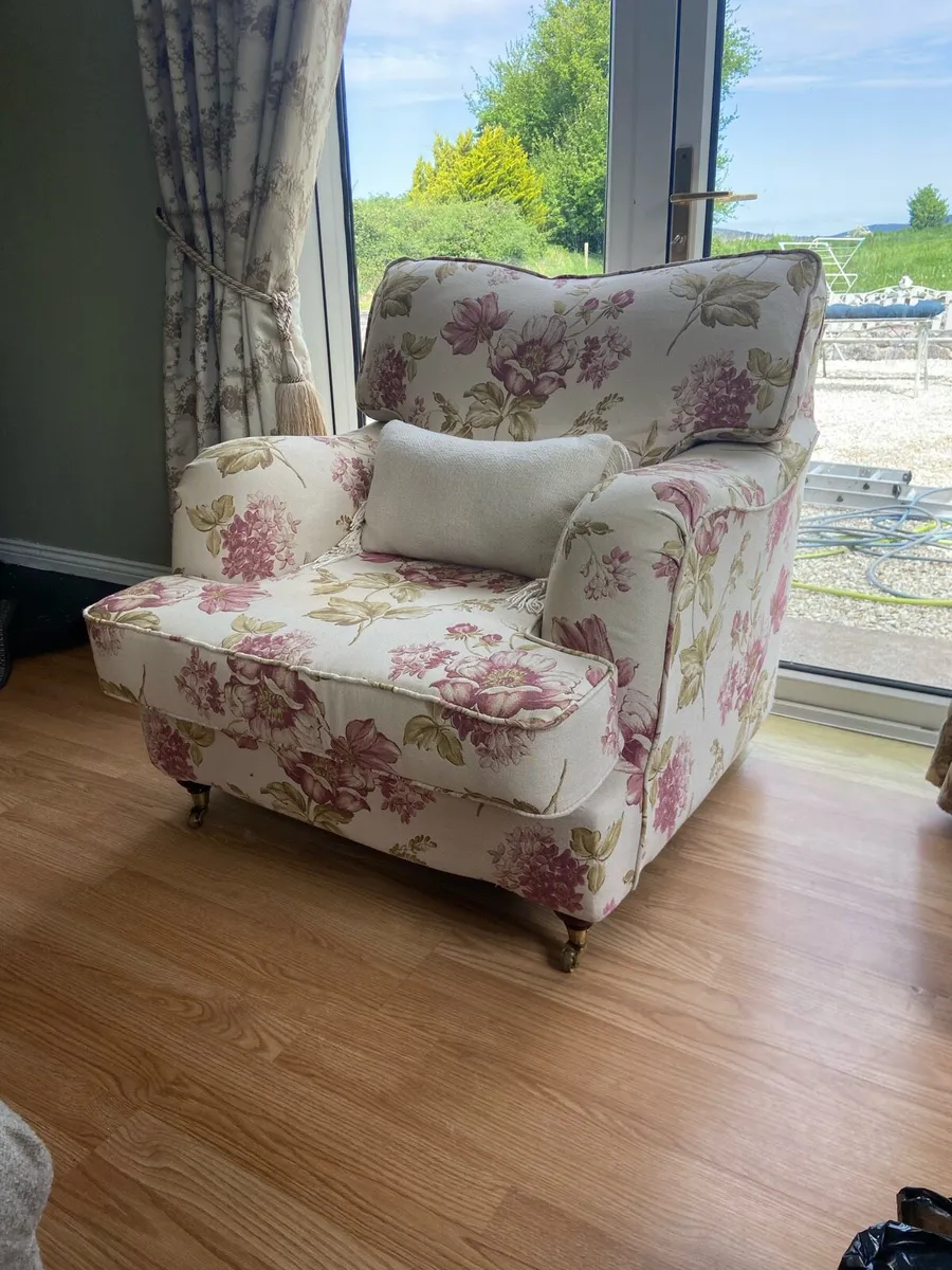 French country living room Chair - Image 3