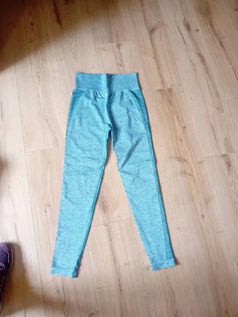 Ladies leggins gym Shark. Size Medium - Image 1