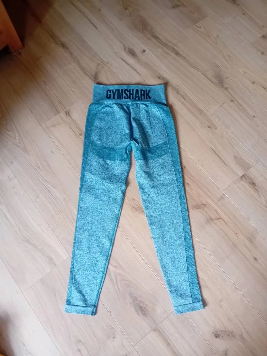 Ladies leggins gym Shark. Size Medium - Image 2