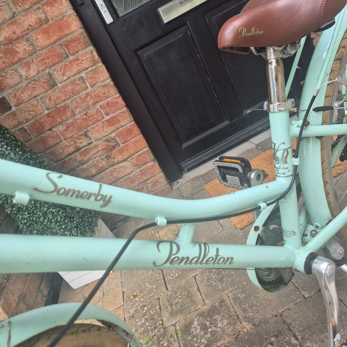 Pendleton Somerby Bike with Basket - Image 2
