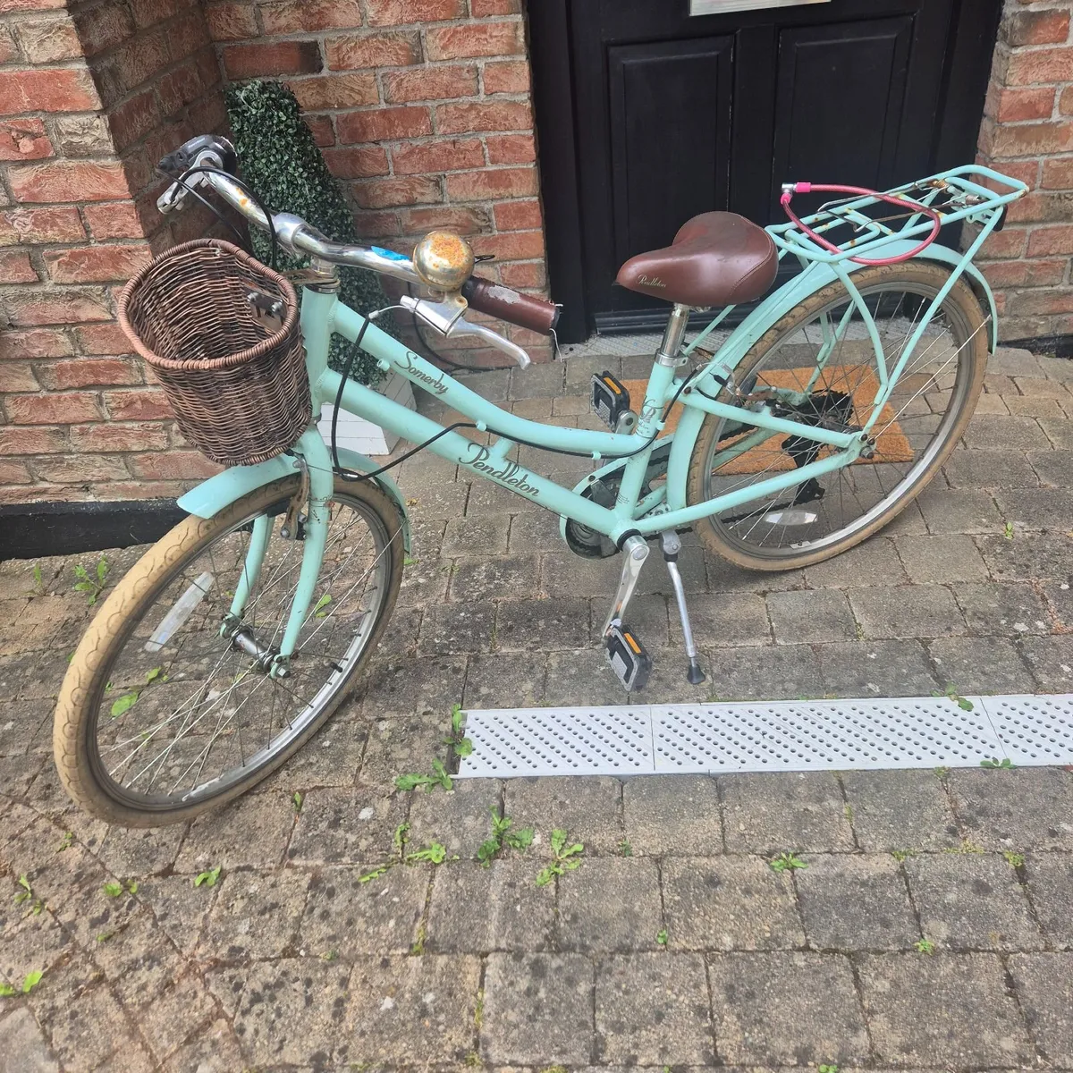 Pendleton Somerby Bike with Basket - Image 1