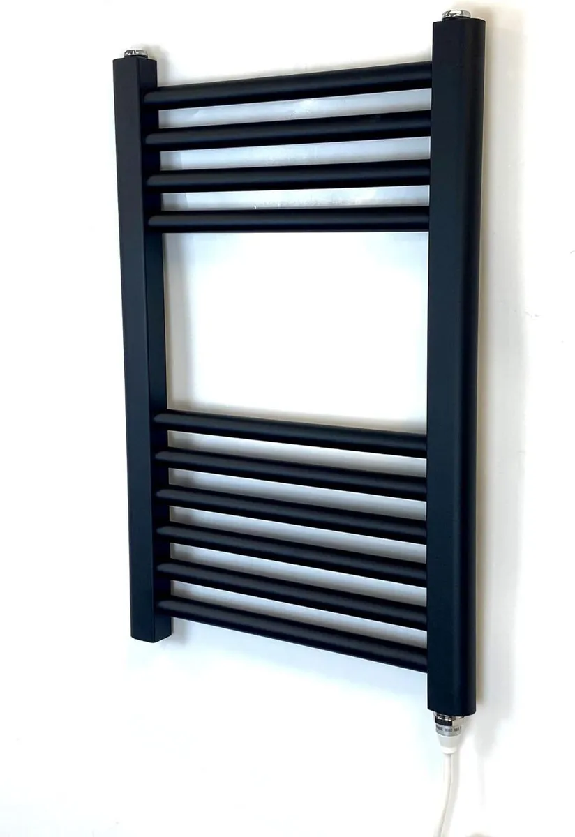 400W X 600h Electric Straight Heated Towel Rail - Image 1