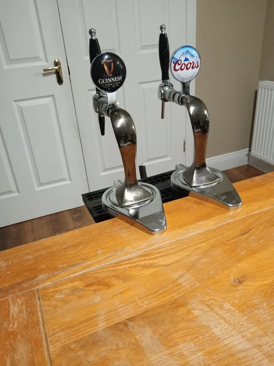 Beer cooler and taps - Image 1