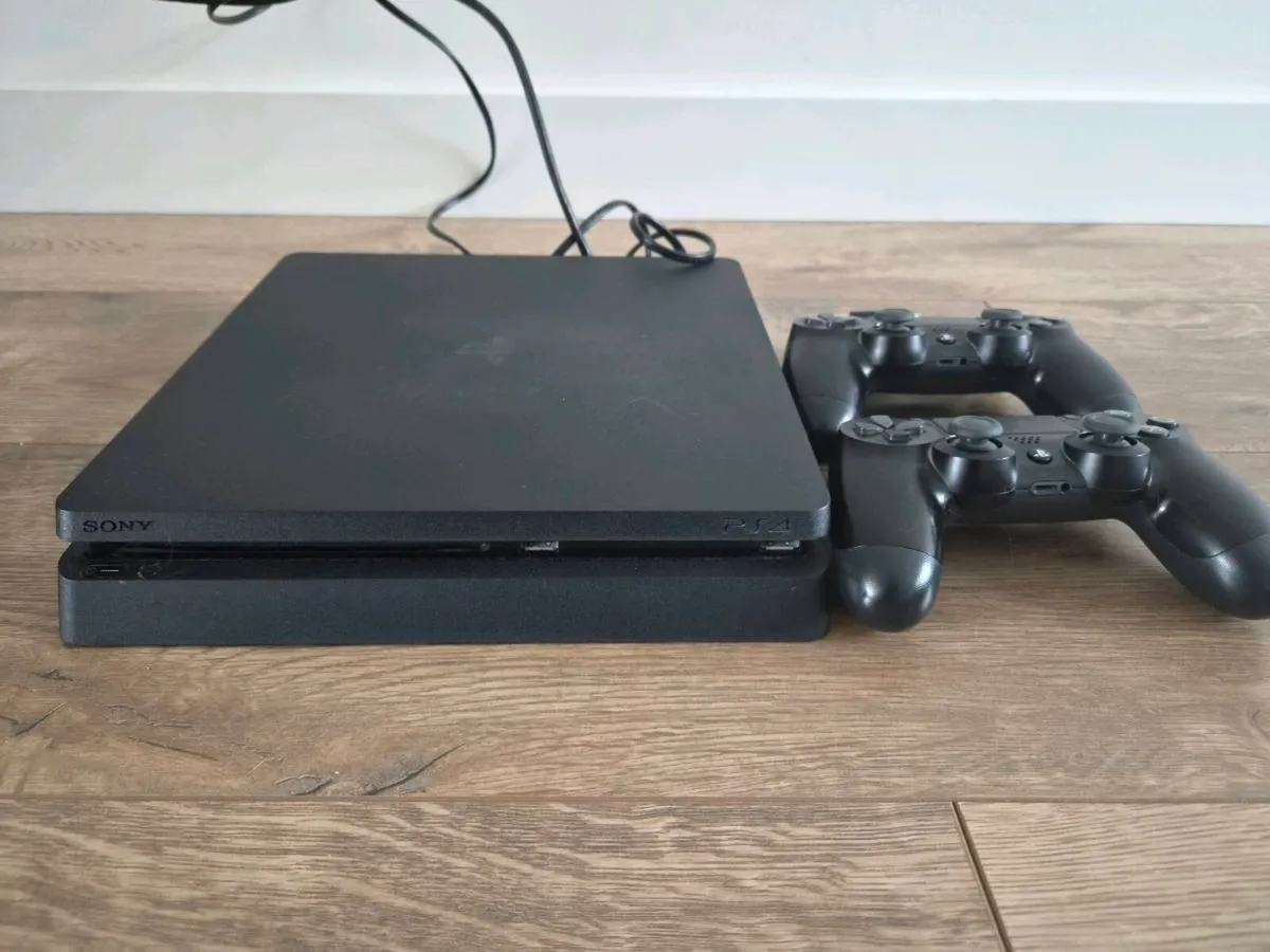 PS4 Slim 500GB excellent condition - Image 2