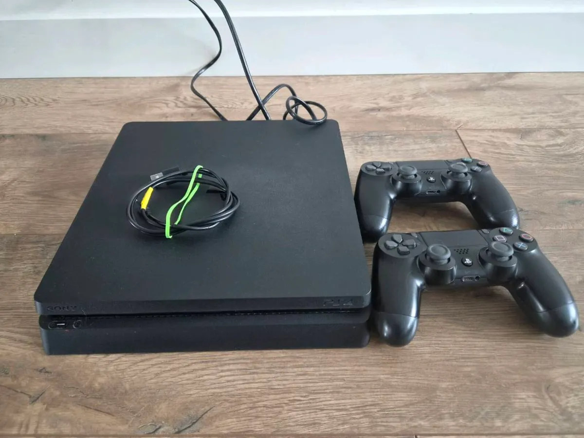 PS4 Slim 500GB excellent condition - Image 3