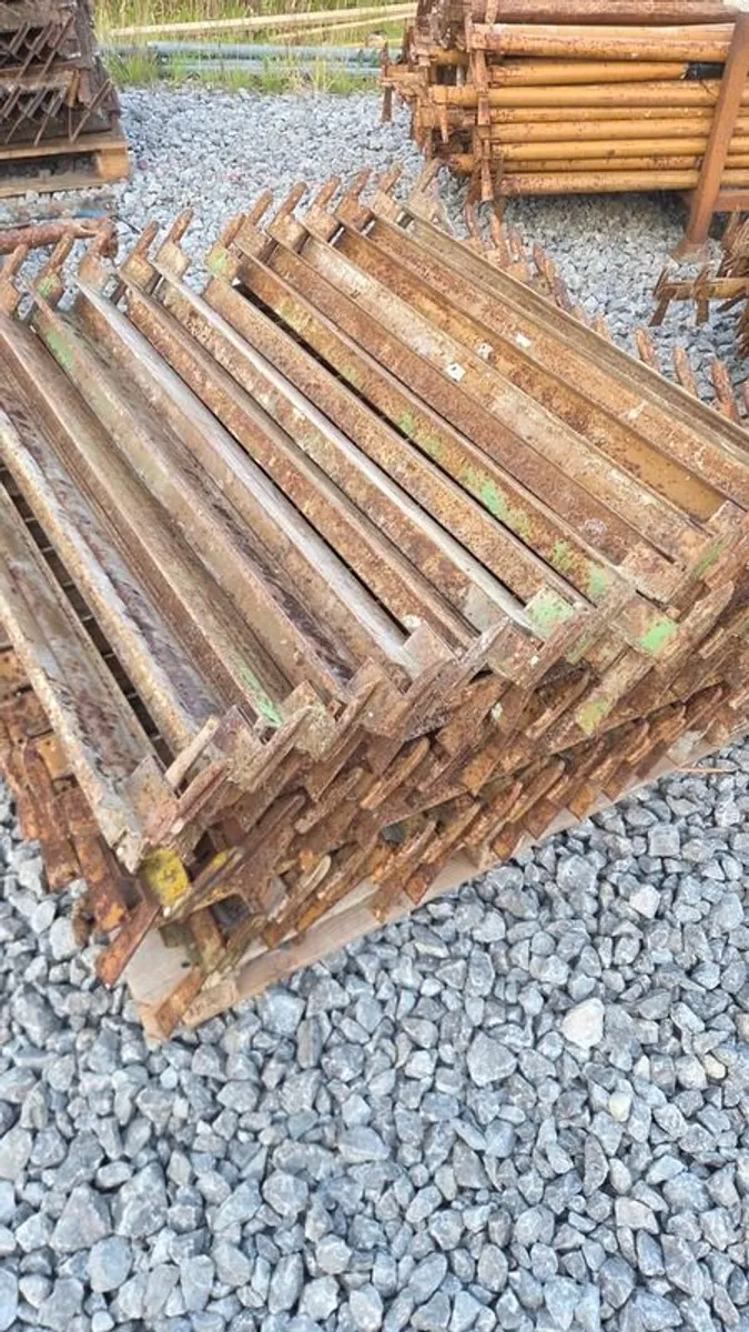 Scaffolding for House - Image 4