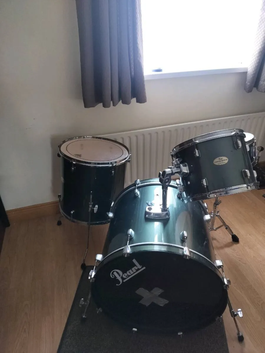Pearl forum drum kit - Image 1