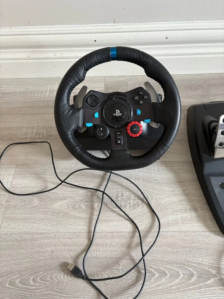Playstation steering wheel - Image 1