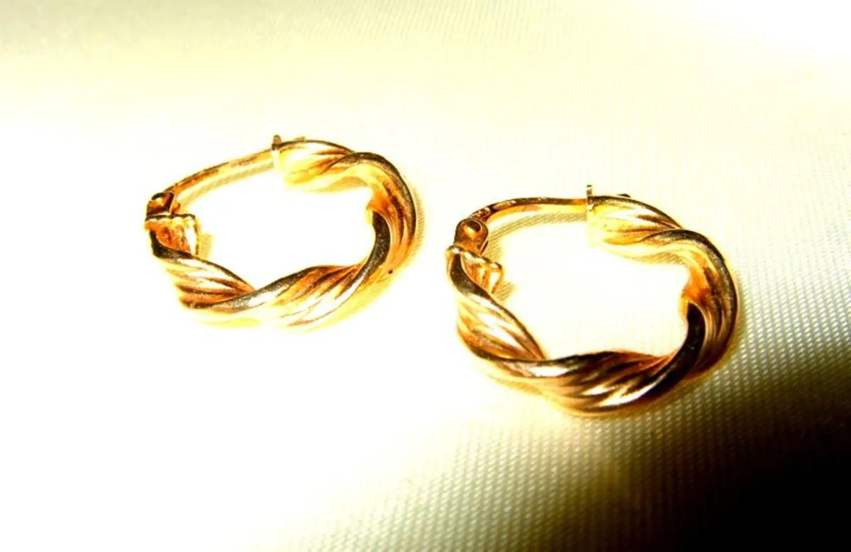 Pristine 9ct Gold 1" Twisted Rope Hoop Earrings - Image 3
