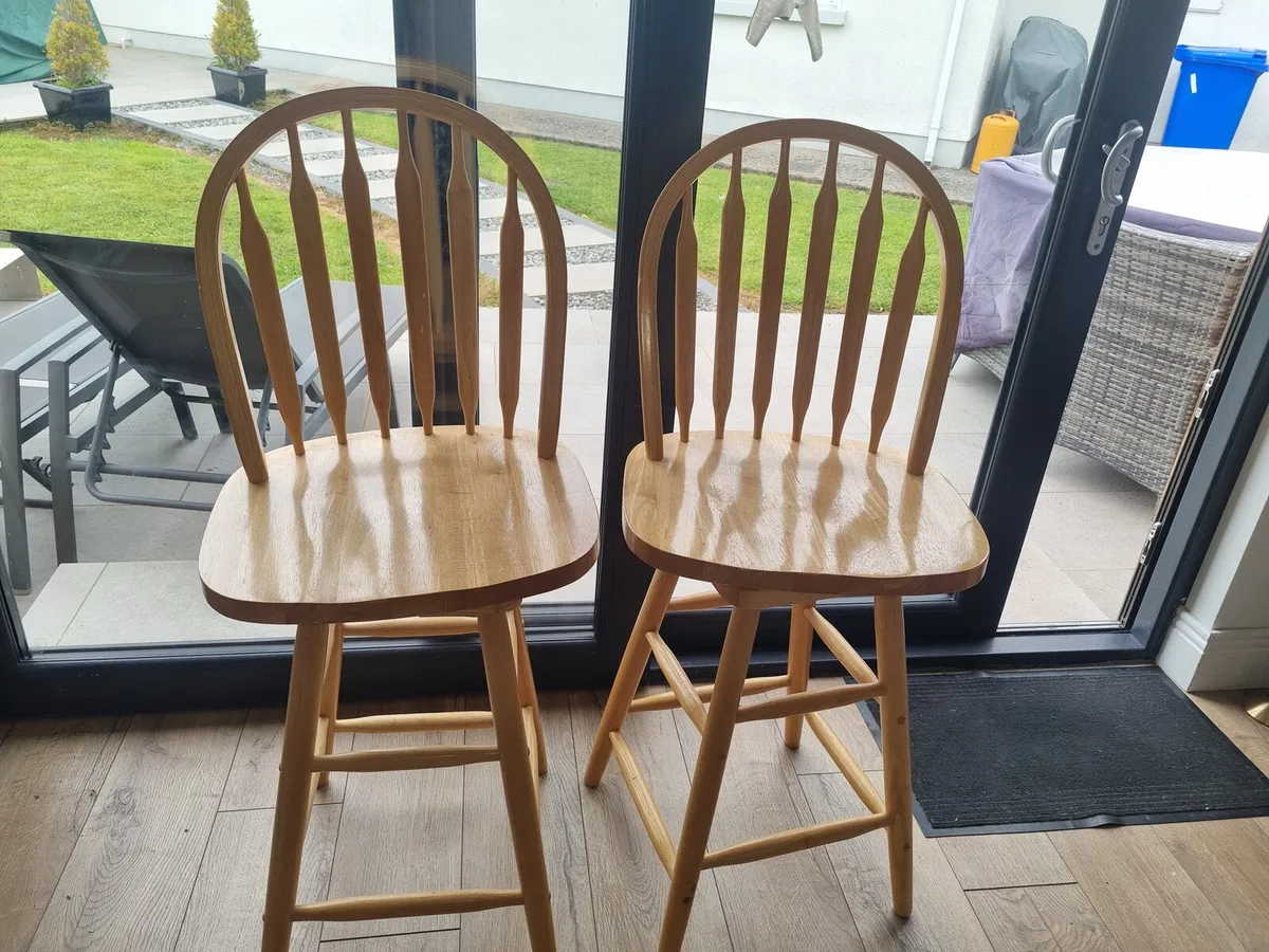 Island chairs - Image 1
