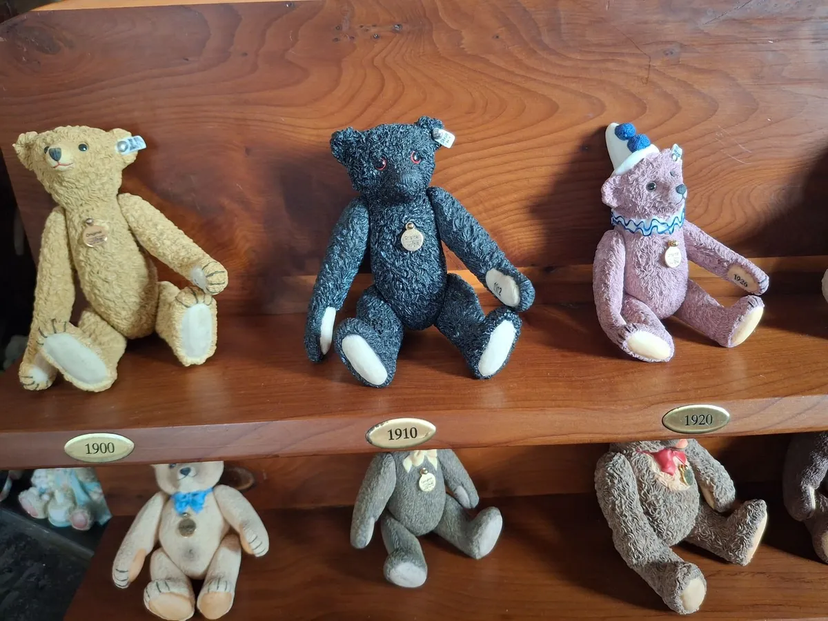 Resin Bear Collection with Custom Wood Shelf... - Image 4