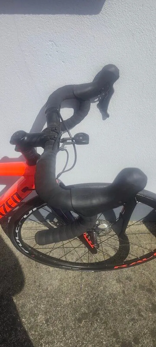 specialized allez sprint disc road bike. - Image 4