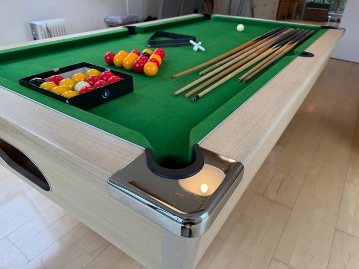 DPT Slate Bed Pool Table - Made In UK - Cues / Balls/Triangle - Image 4