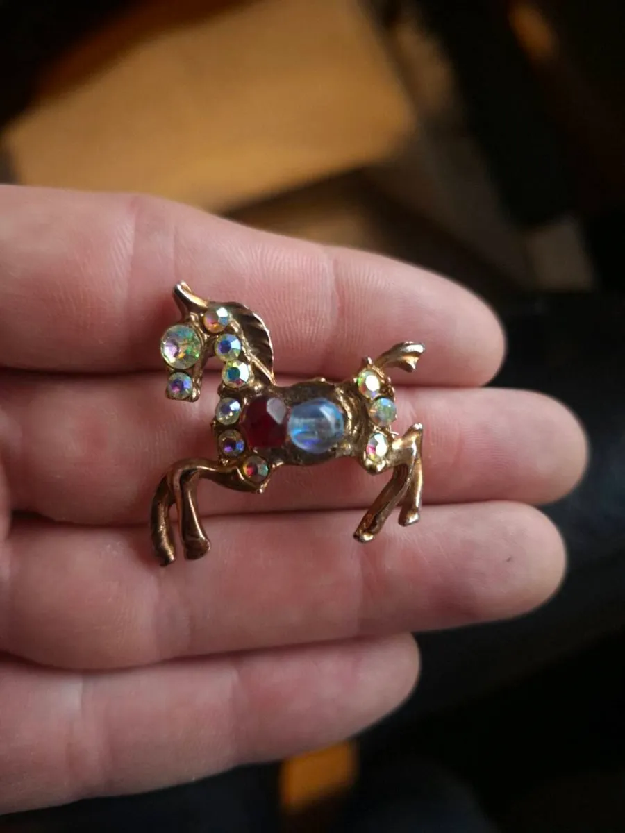 Nice Vintage 1950's/60's Horse Brooch - Image 1