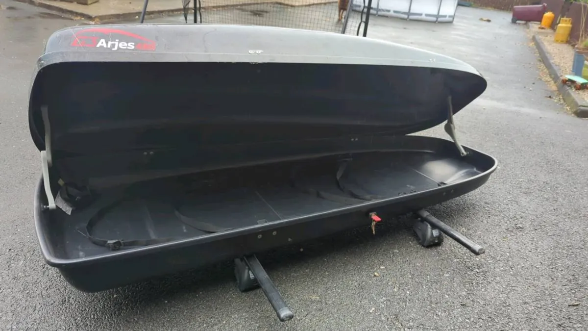 Roof box - Image 2