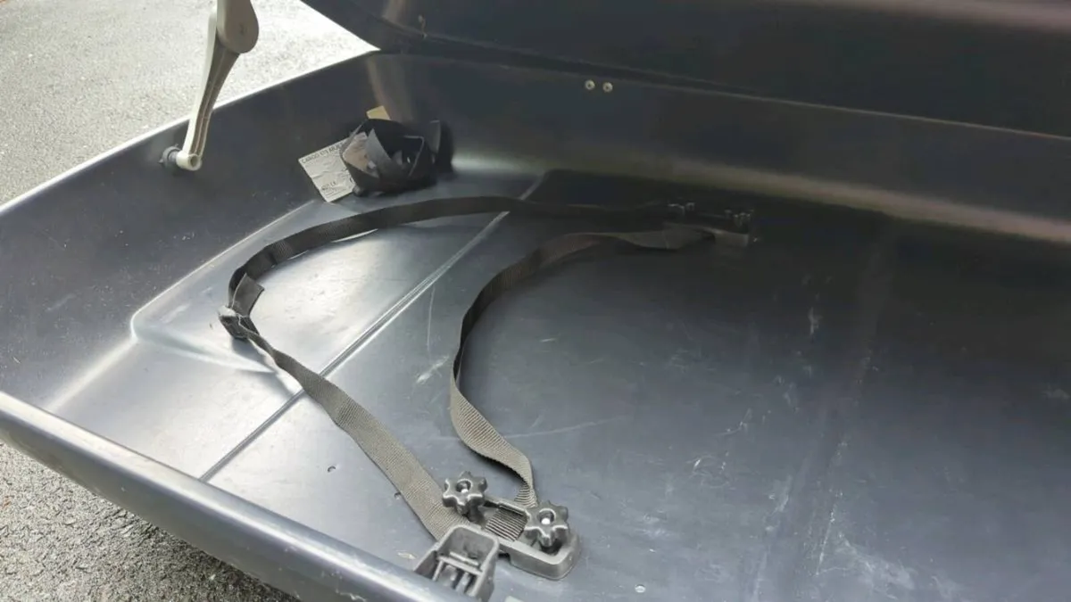 Roof box - Image 4